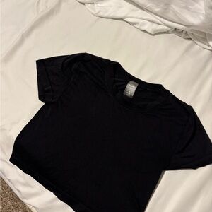 ARITZIA BLACK CROP TOP